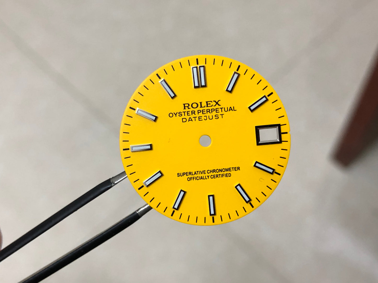R12 DIAL 28.5MM