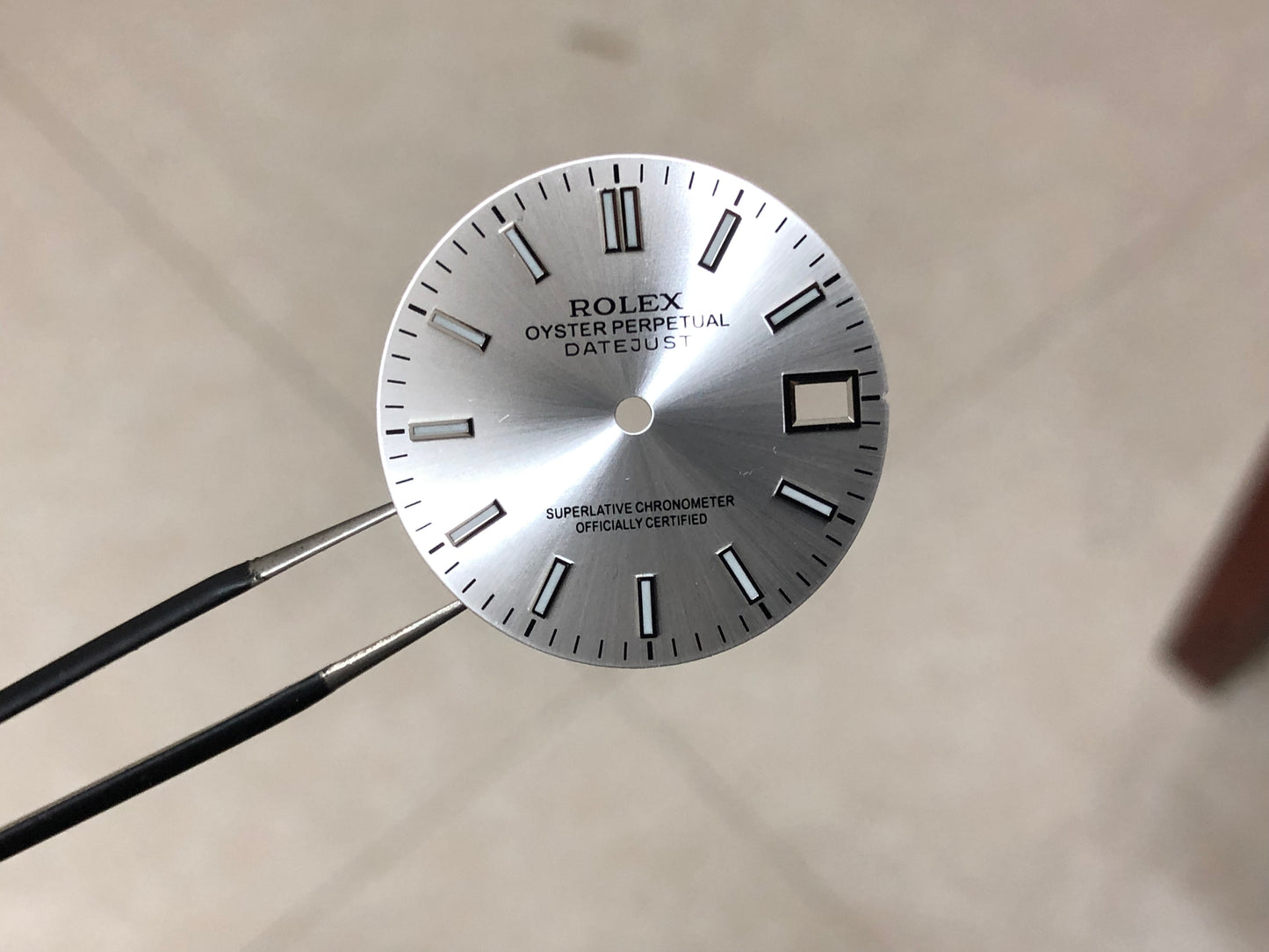 R15 DIAL 28.5MM