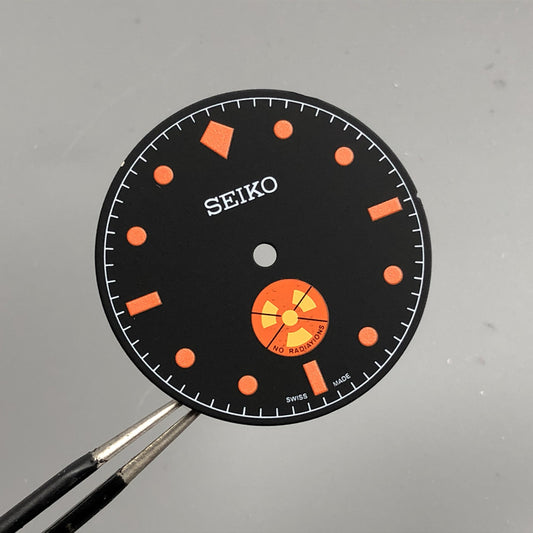 C18 dial with s logo